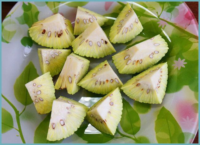 Маклюру режут на куски. Маклюру режут на куски.