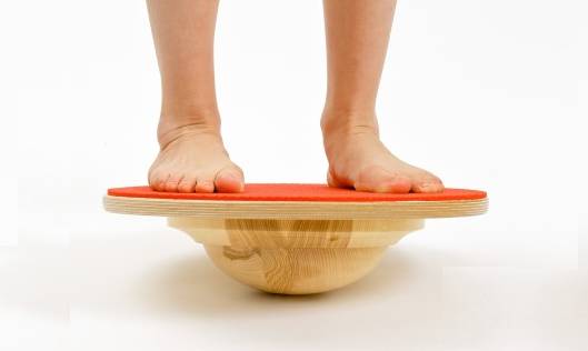 Тренажёр Balance Board «включит функцию самосохранения» голеностопных суставов Тренажёр Balance Board «включит функцию самосохранения» голеностопных суставов